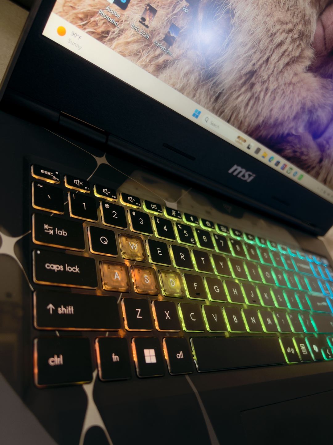 MSI Cyborg · Core 7-240H 4
