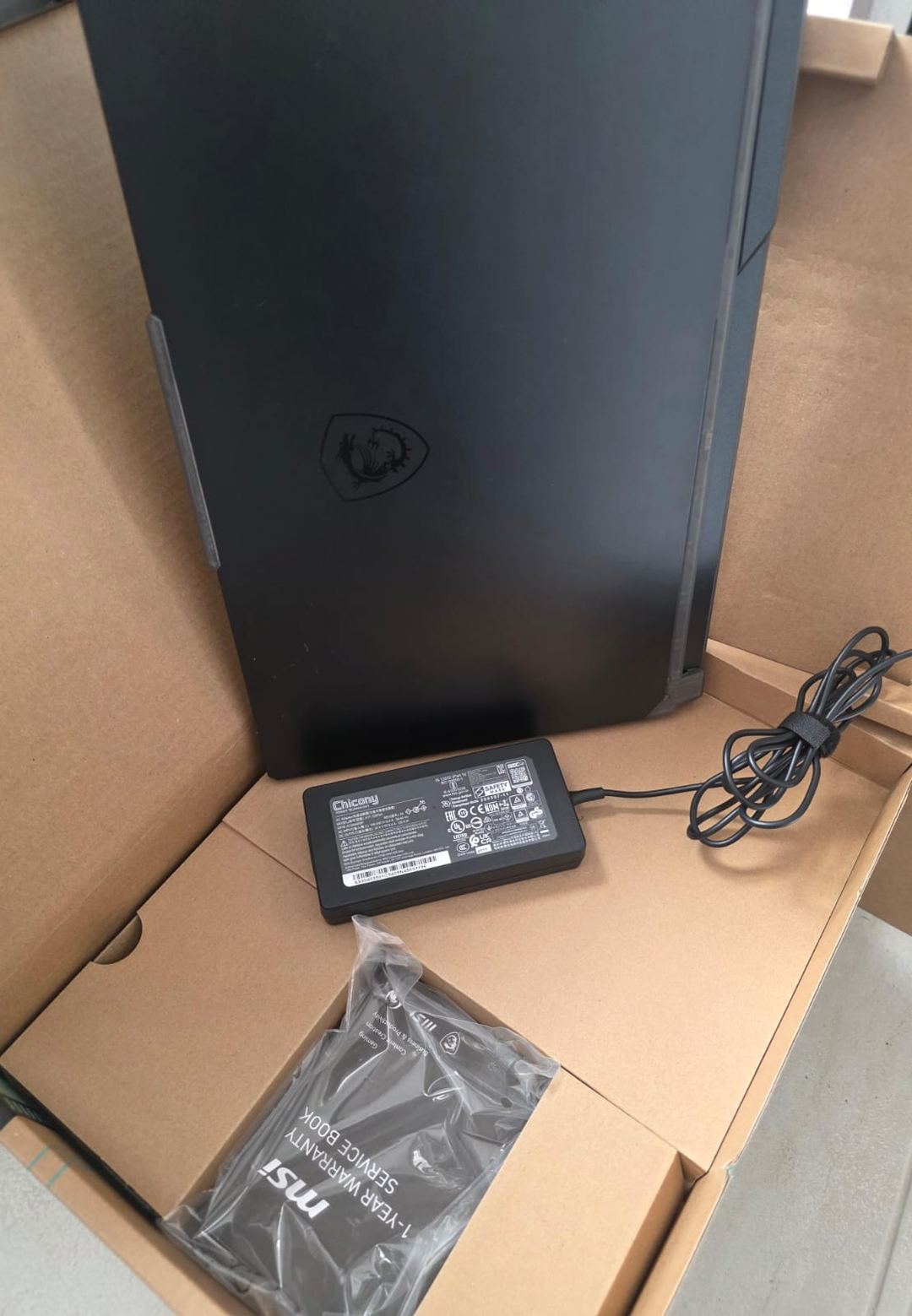 MSI Cyborg · Cpu: Core i7 - 13650H 2
