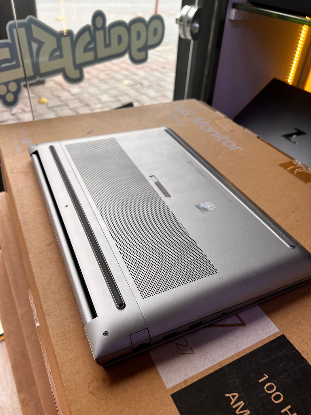 HP ZBook · Core 7-240H 5