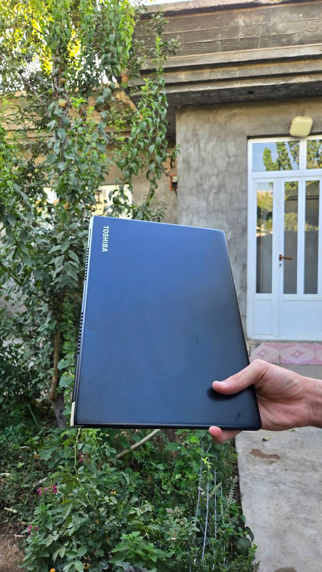 Toshiba / Dynabook Tecra · Core i5 gen8 vpro 5