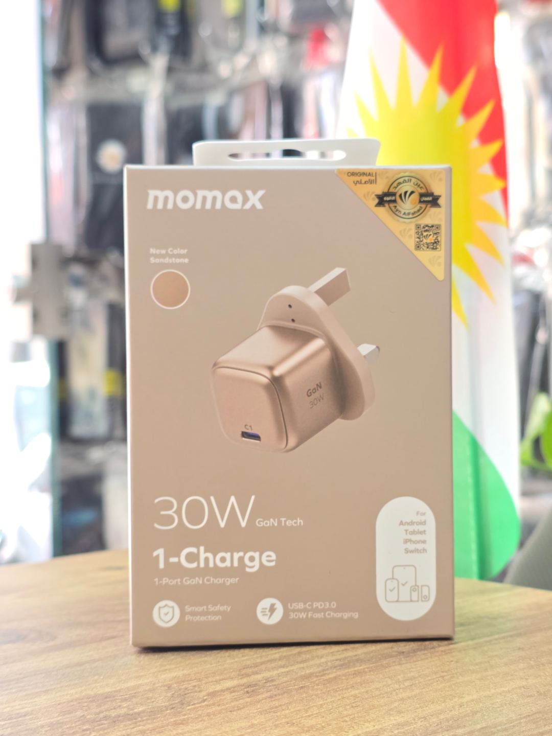Momax Charger 1