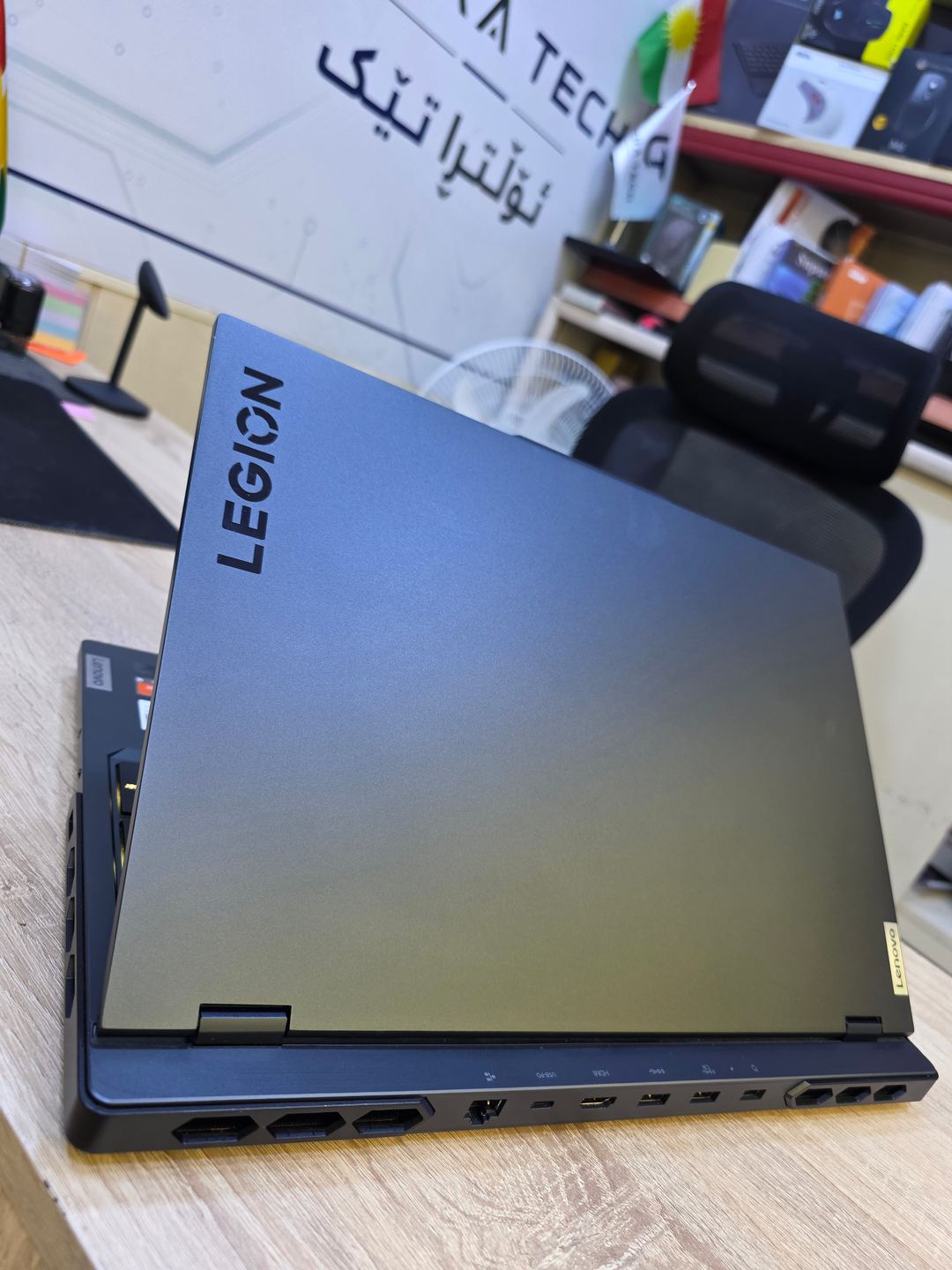 Lenovo Legion 7 Pro · Ryzen 9 7945HX 4