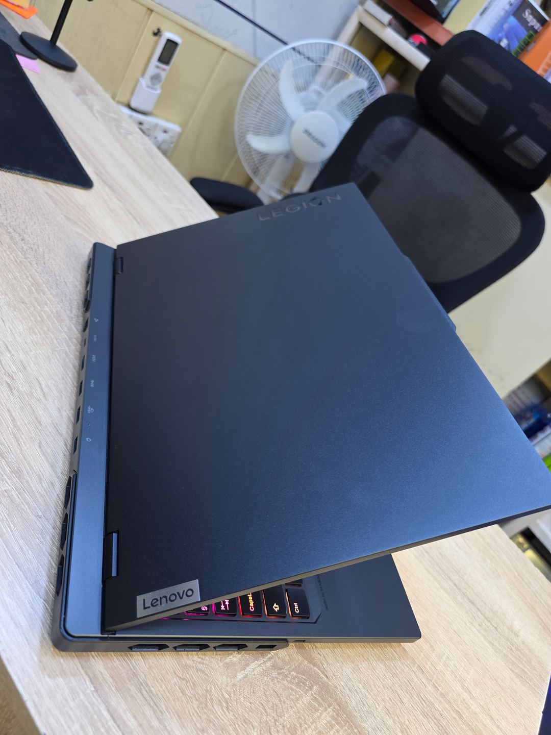 Lenovo Legion 7 Pro · Ryzen 9 7945HX 2