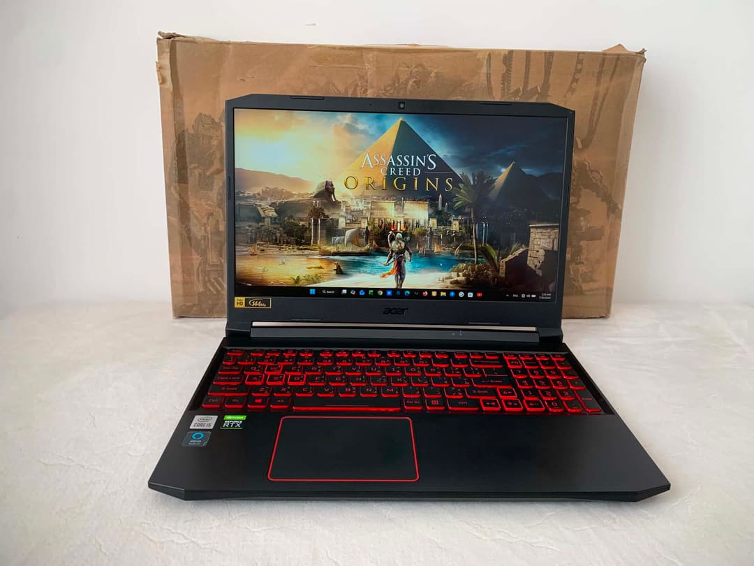 Acer Nitro · Intel i5-10300H 1