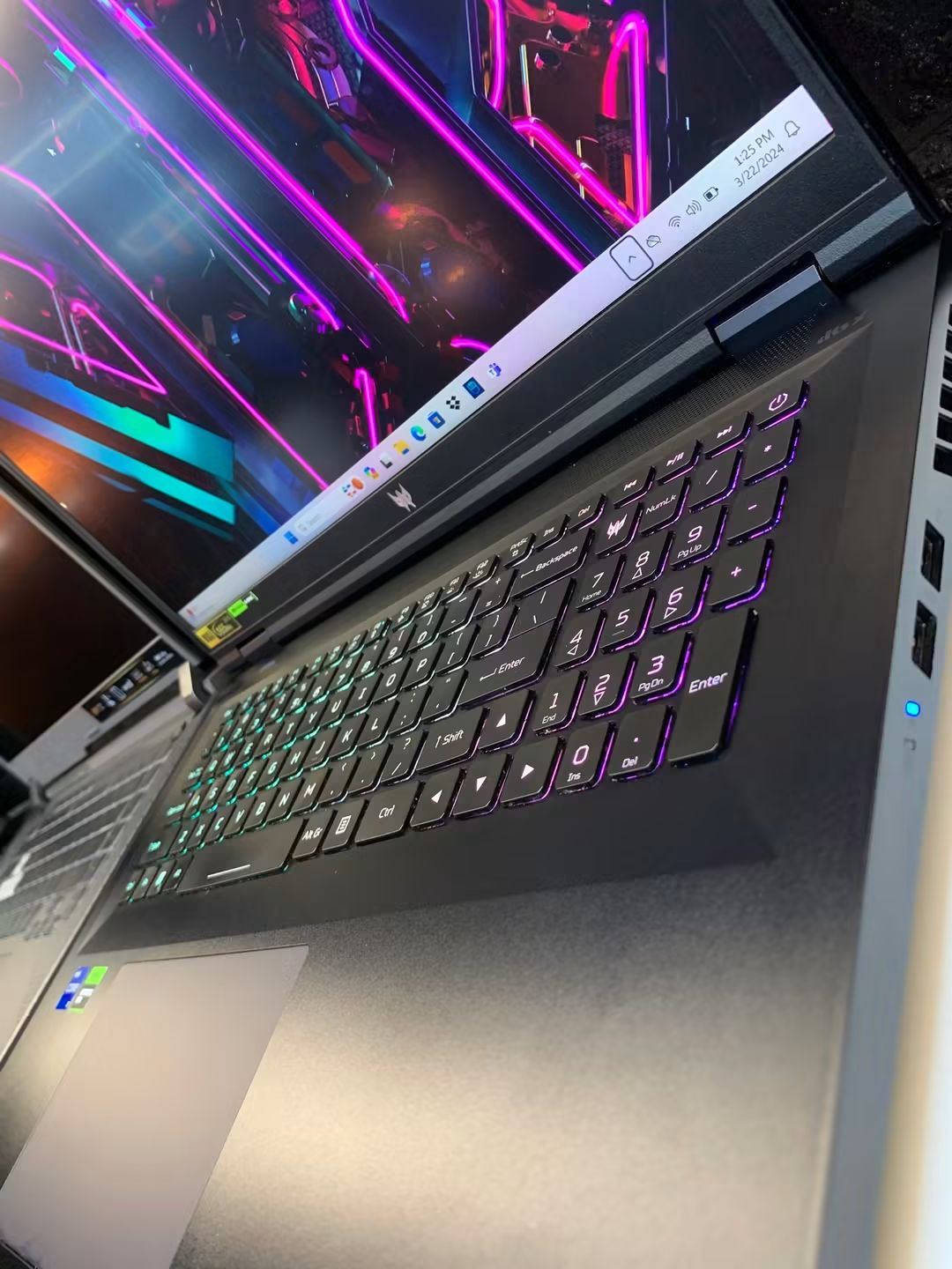 Acer Acer predator Helios 18 · Core i7-13700HX 2