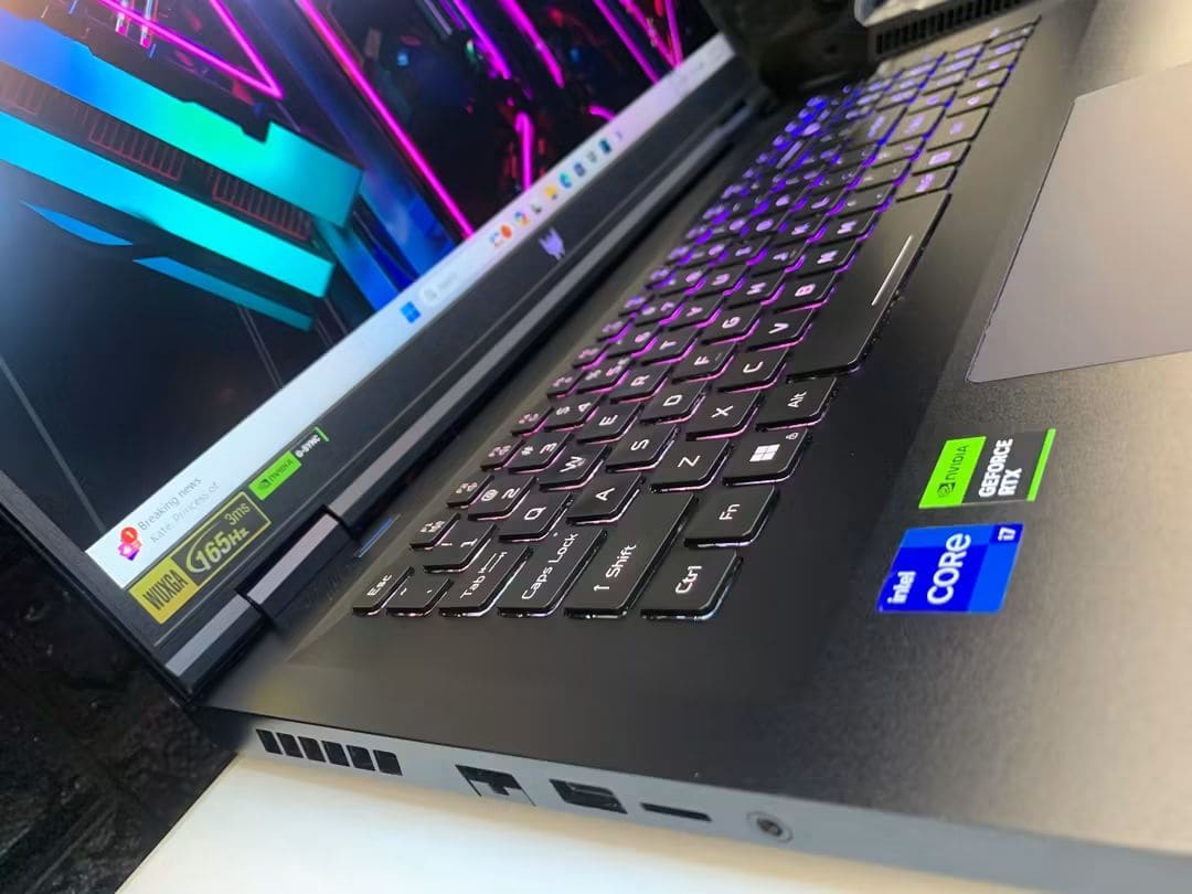 Acer Acer predator Helios 18 · Core i7-13700HX 3