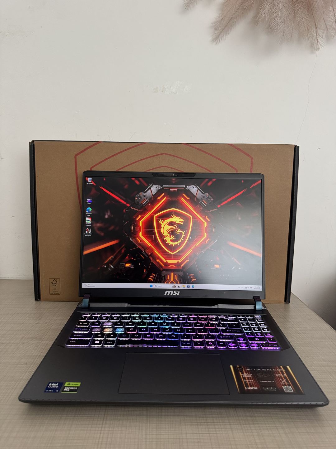 MSI Vector · ULTRA 9 - 275HX 1
