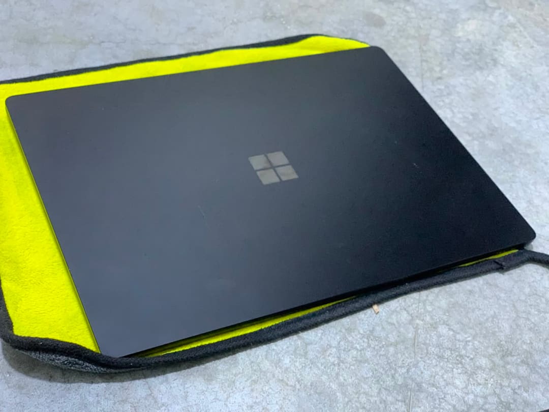 Microsoft Surface Laptop · Core i7 - 11800H 9
