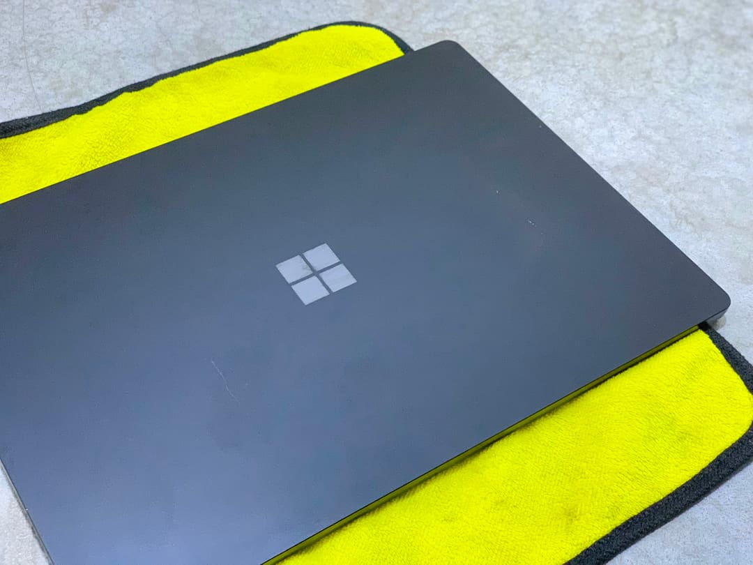 Microsoft Surface Laptop · Core i7 - 11800H 3