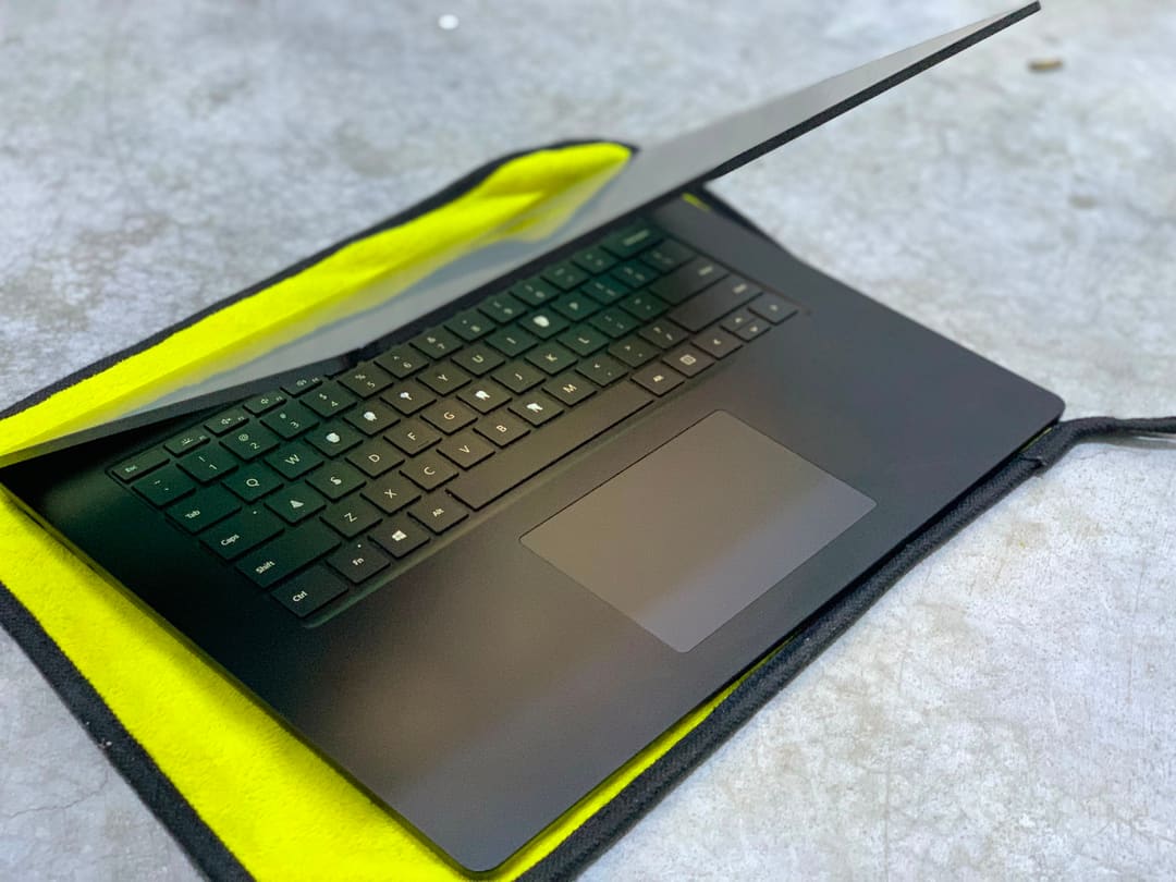 Microsoft Surface Laptop · Core i7 - 11800H 6