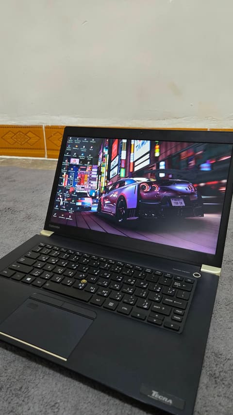 Toshiba / Dynabook Tecra · Core i5 gen8 vpro