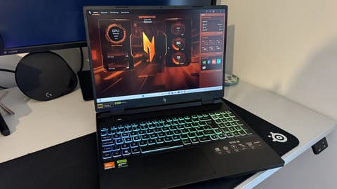 Acer Nitro · AMD Ryzen 7 7840HS
