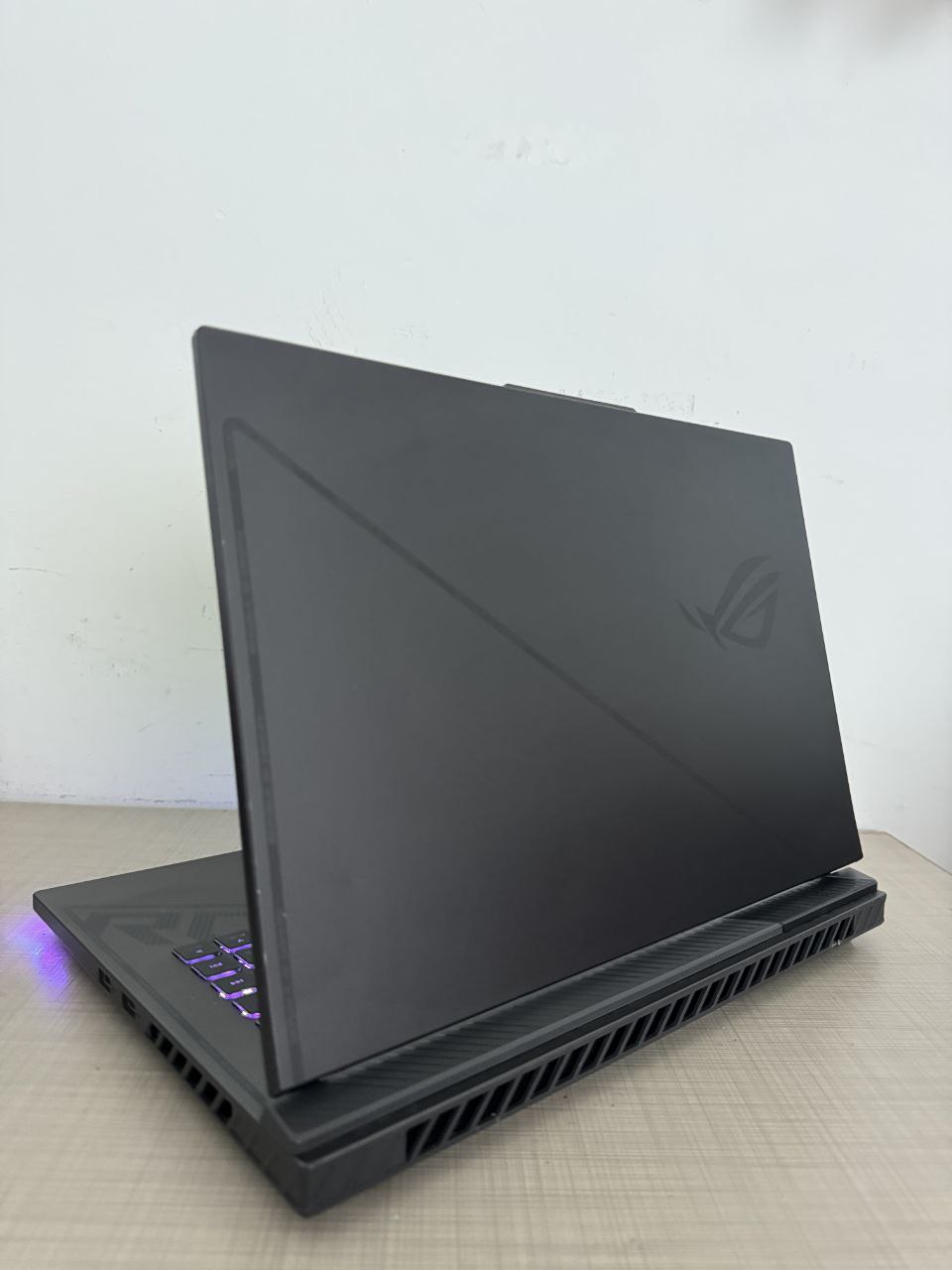 ئەسووس Asus ROG STRIX G16 · ١ تێرا · ١٦ گێگا 4