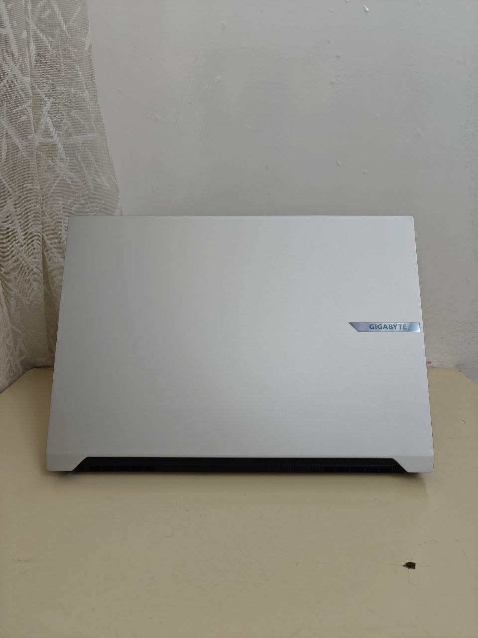 Gigabyte Aero X16 · ١ تێرا · ١٦ گێگا 4